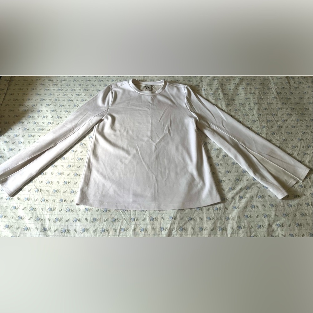 Soft Formal Blouse – Bell Sleeves & Effortless Elegance